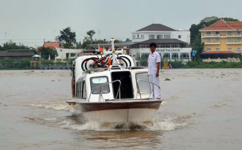 boat_chau_doc_phnom_penh